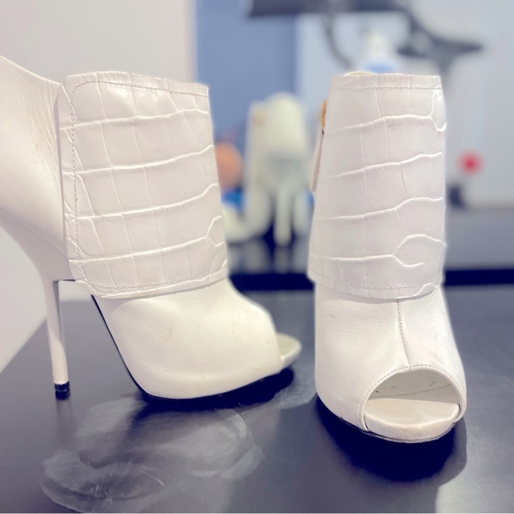 Giuseppe Zanotti White Peep-Toe Heel Booties